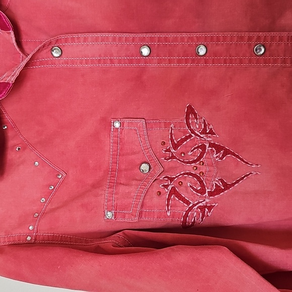 Wrangler Women's Coral Embroidered Button-Down Shirt. Size Meduim. - Picture 2 of 8